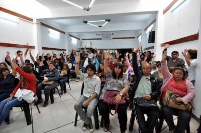 A D�AS DEL COMIENZO DE CLASES, PROFESORES PASAN A UN CUARTO INTERMEDIO