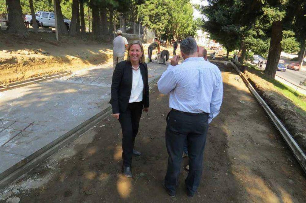 Comenz� la pavimentaci�n de la colectora sur y habilitaron la norte