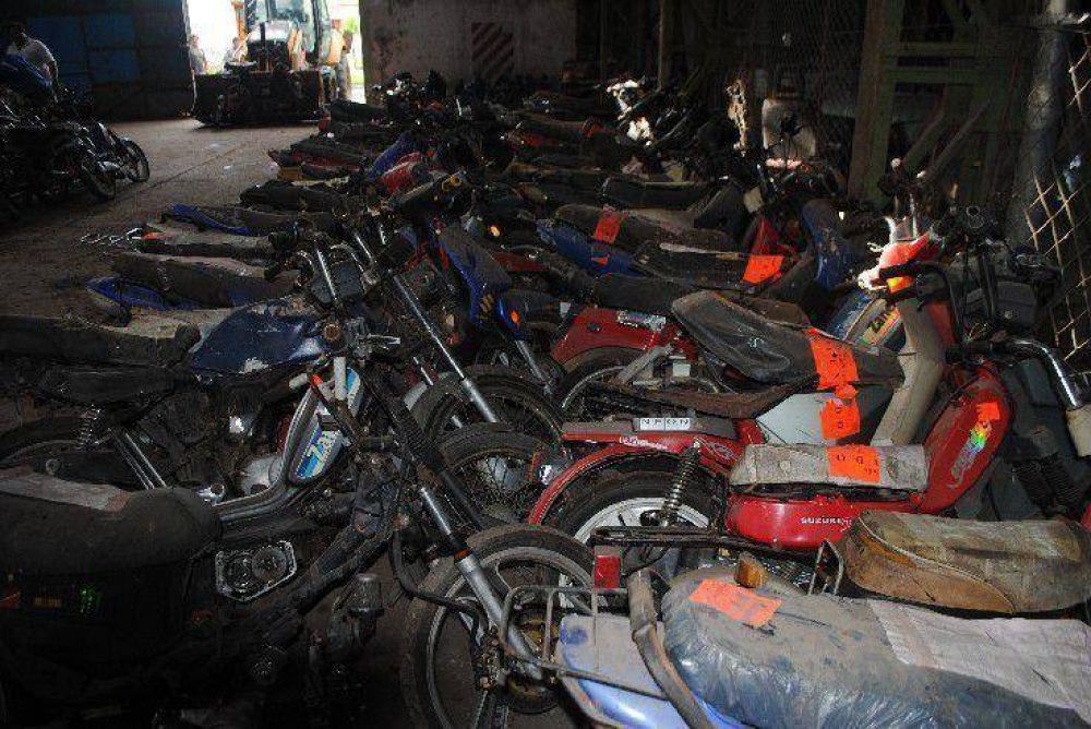 TRANSITO: OPERATIVOS DE CONTROL DE TR�NSITO Y NUEVO DESGUACE DE MOTOS EN CHASCOMUS
