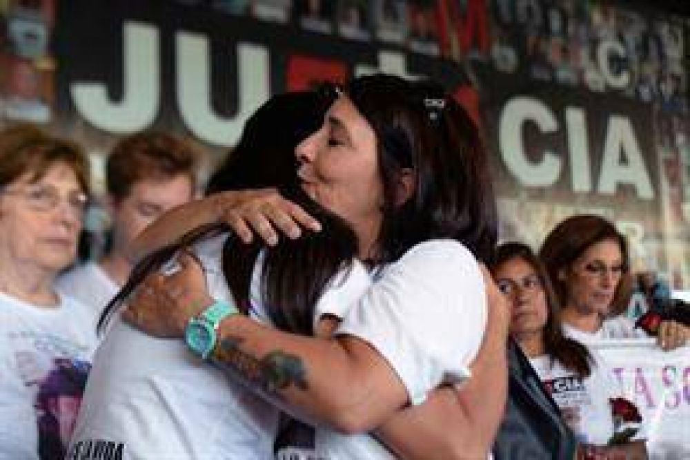 Duras cr�ticas al Gobierno en el acto por la tragedia de Once