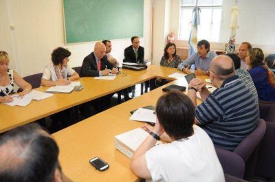 La Ciudad y los docentes intentar�n este lunes avanzar en la paritaria