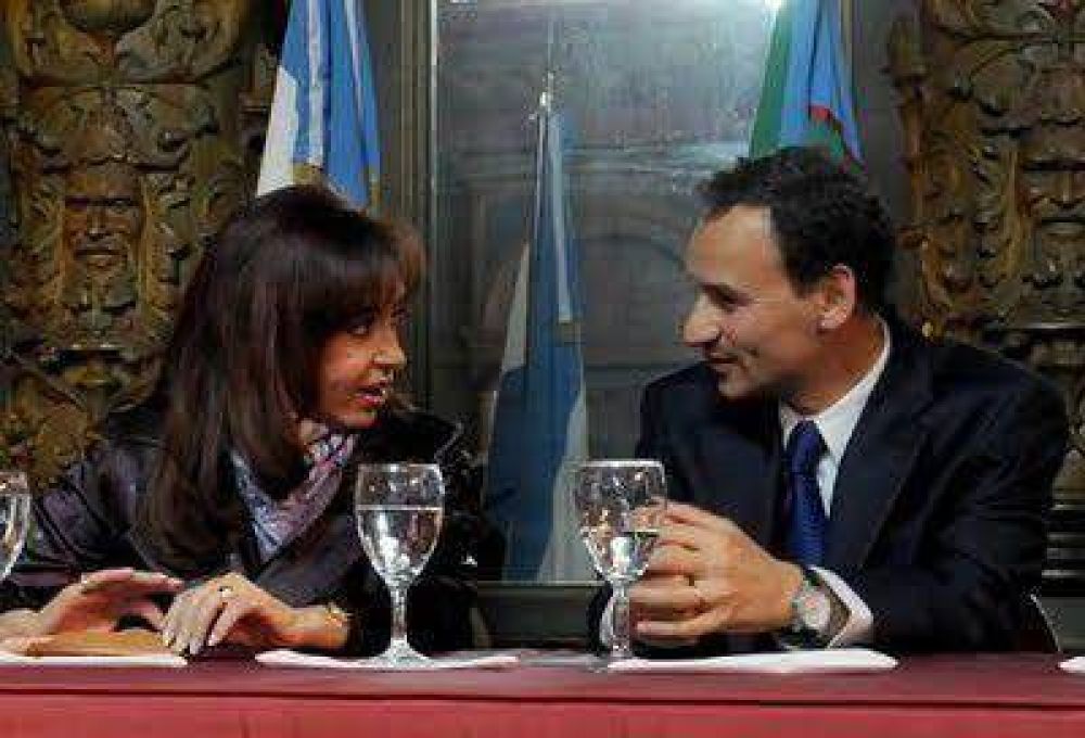 Fuerte respaldo a CFK y duras cr�ticas a la oposici�n desde el PJ de La Plata 