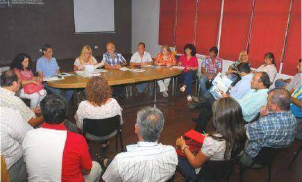 Se acerca el inicio de clases y no hay propuestas para el sector docente
