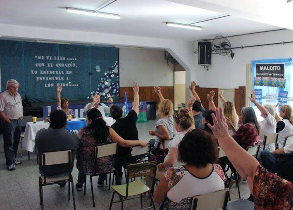 UDOCBA, EN Z�RATE RESOLVI� NO INICIAR LAS CLASES