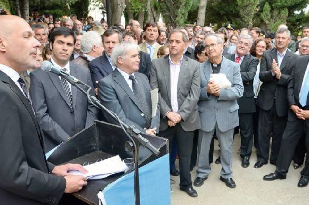 El acto del aniversario de la ciudad, te�ido de entredichos pol�ticos