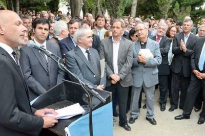 El acto del aniversario de la ciudad, te�ido de entredichos pol�ticos