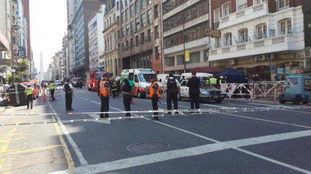 Explot� una c�mara de luz en el microcentro: hay un muerto y tres personas heridas
