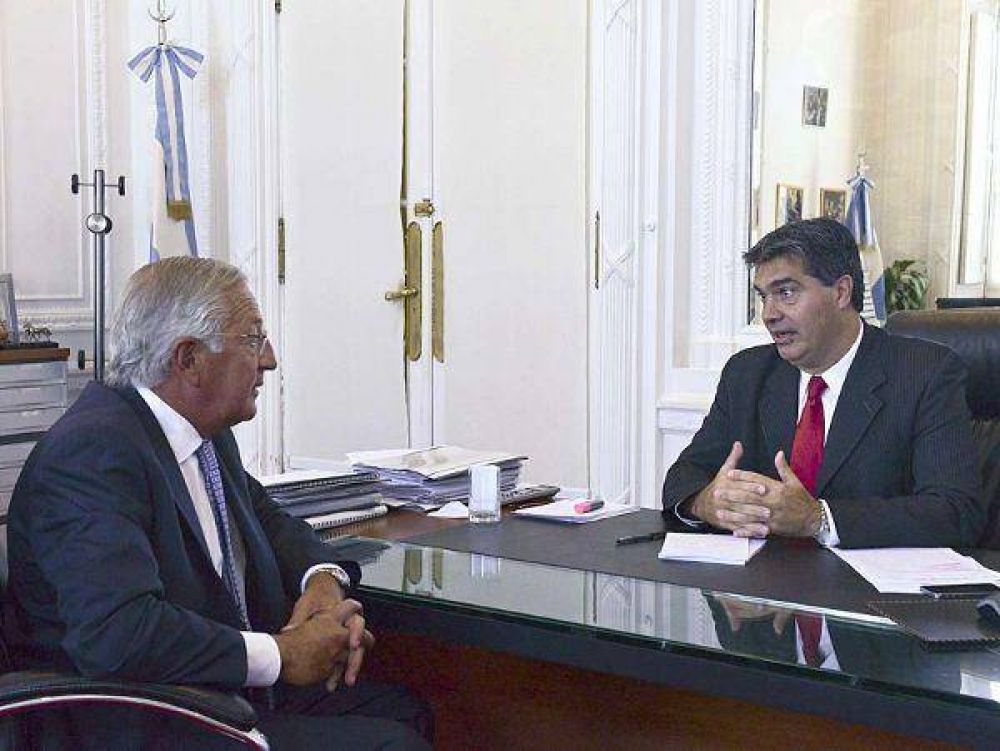 Fellner y Capitanich analizaron agenda bilateral
