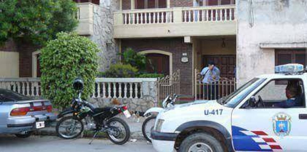 Violento asalto: matrimonio de ancianos fue despojado de importante suma de dinero
