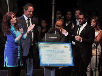 CFK, junto a Scioli y Randazzo, aunque lejos
