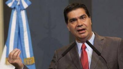 Capitanich viaja a La Plata para ordenar la tropa