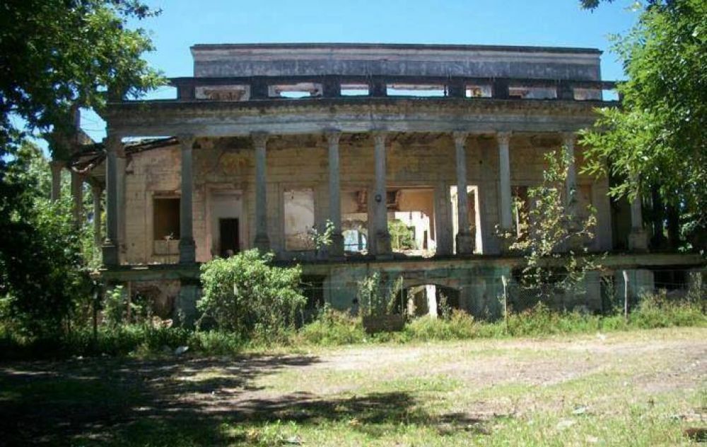 Vecinos de Ensenada luchan por la recuperaci�n del Palacio Piria
