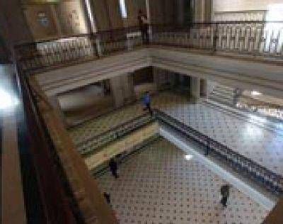 Citan a la paciente que destap� la irregularidad de la falsa m�dica