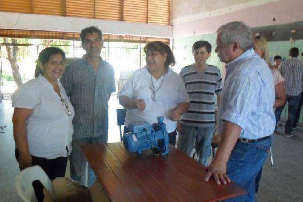 La comuna entreg� equipamientos a Delegaciones Municipales y colabor� con la escuela N�299