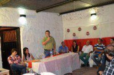 UCR: avanza el plan de reconquista de la Capital, centrado en los Comit�s de Secci�n
