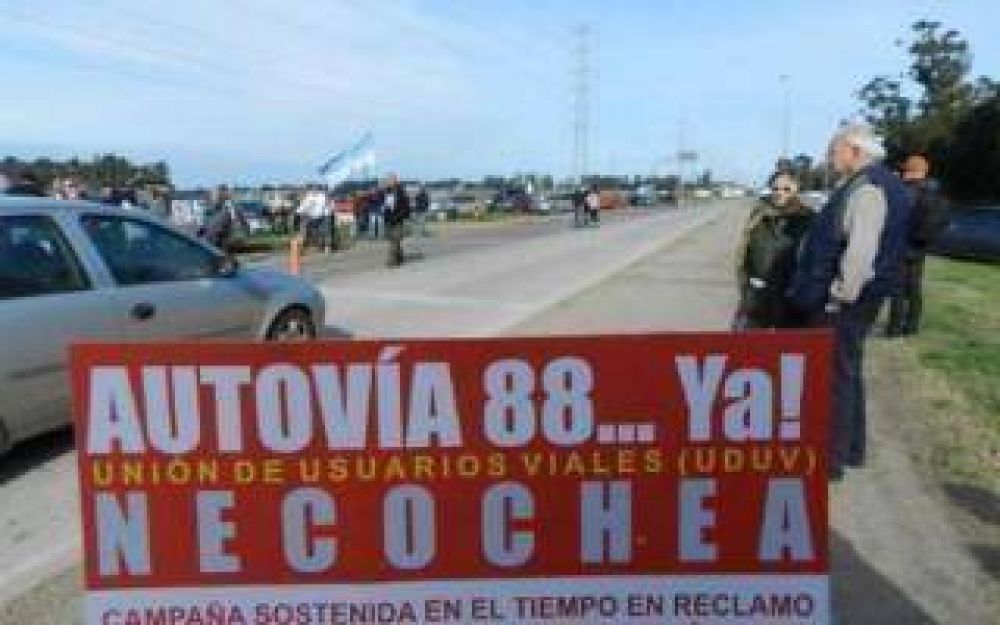 Necochea: El massismo lleva a la Justicia el reclamo por Autova 88