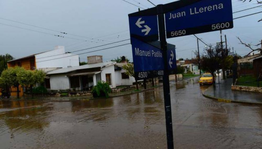 Secuestran a joven y asaltan a su familia