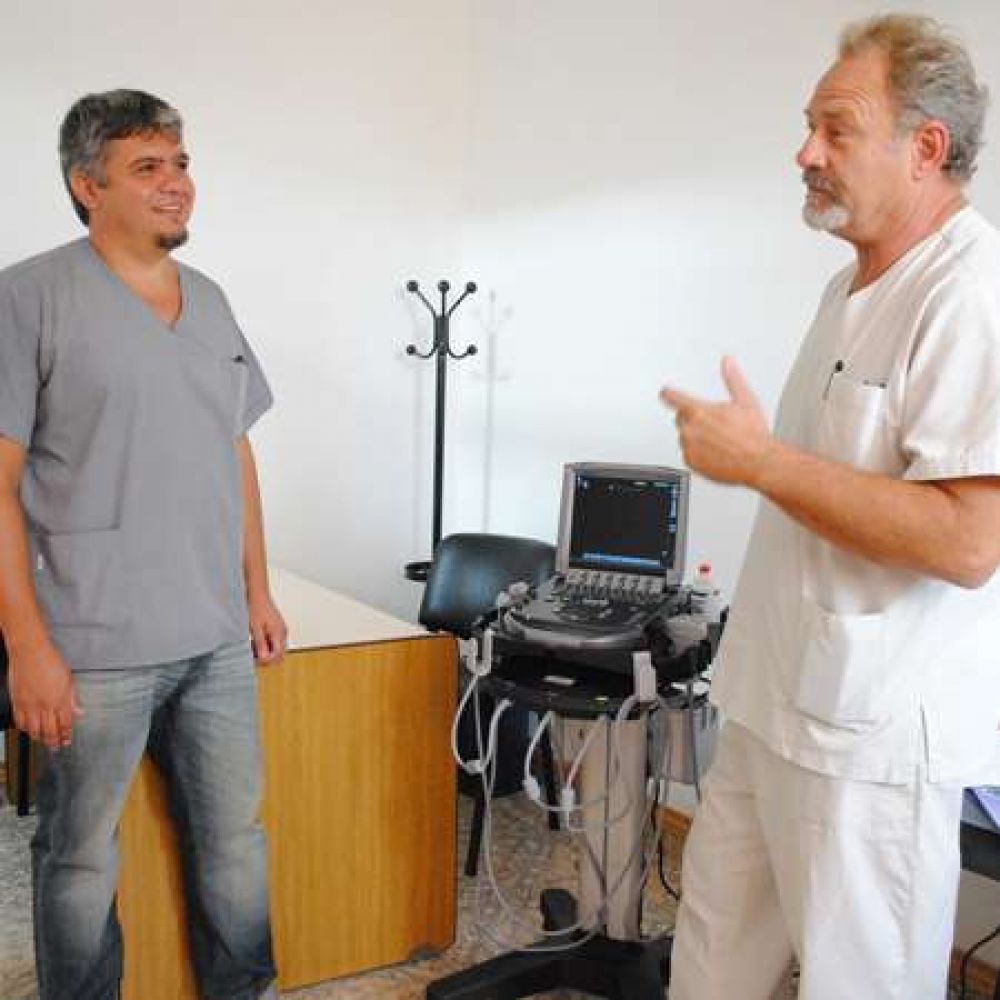 Perera entreg� equipo de ultima generaci�n para el hospital de Anillaco