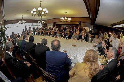 Carossi firm� con Scioli m�s convenios por el plan de la �Ley H�bitat�