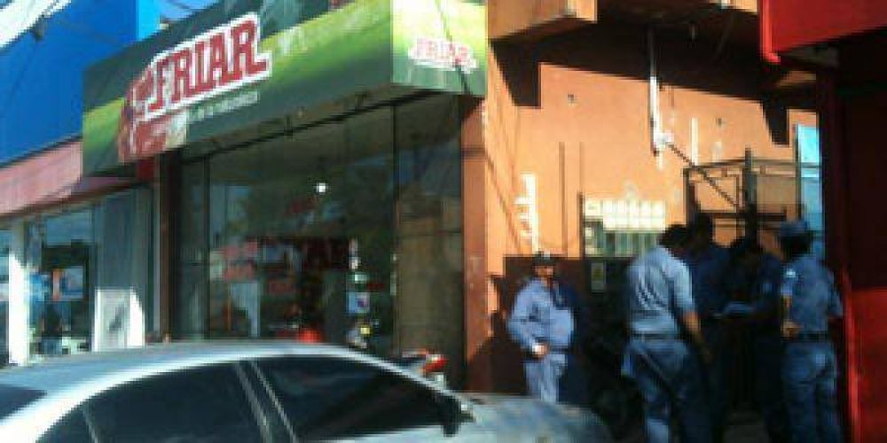 ROBAN UNA IMPORTANTE SUMA DE DINERO DE UN CONOCIDO LOCAL COMERCIAL