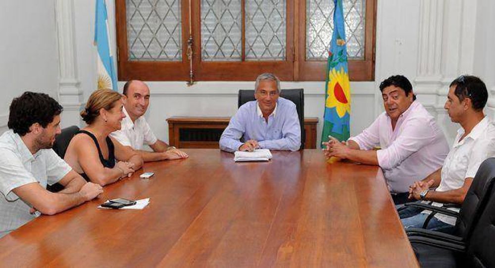 Eseverri dispuso el pago de 1700 pesos en concepto de Ayuda Escolar Anual