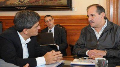 Terminar obras e informatizar el sistema de salud, las metas