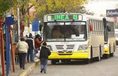 Por las tomas, modifican recorridos del transporte urbano