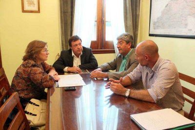 Weretilneck firm� convenios para obras en Valcheta y Los Menucos