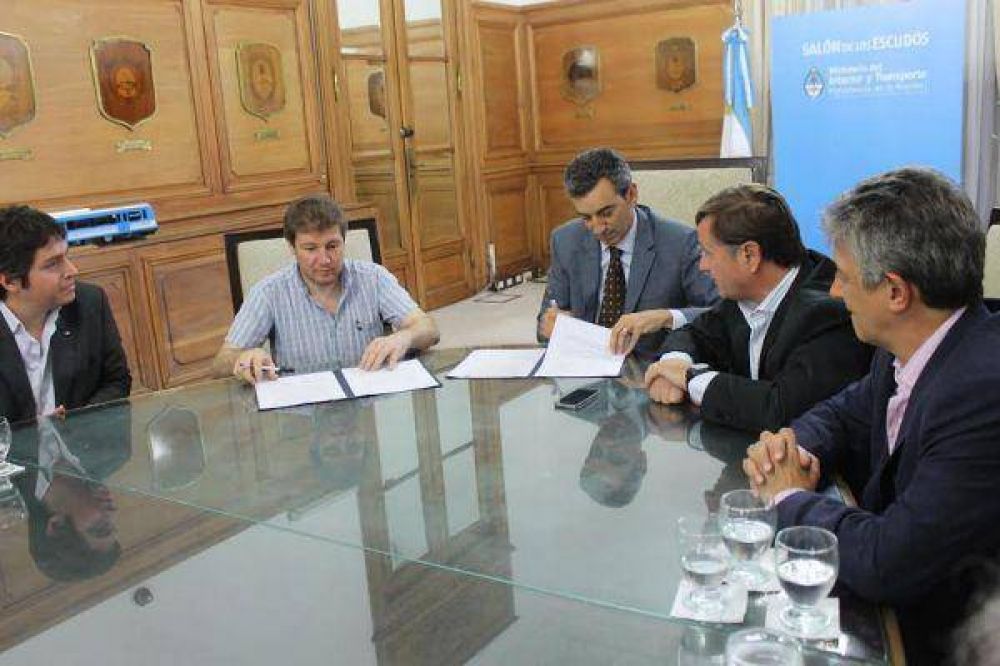 Melella firm� con Randazzo para utilizar la tarjeta SUBE en los colectivos de R�o Grande
