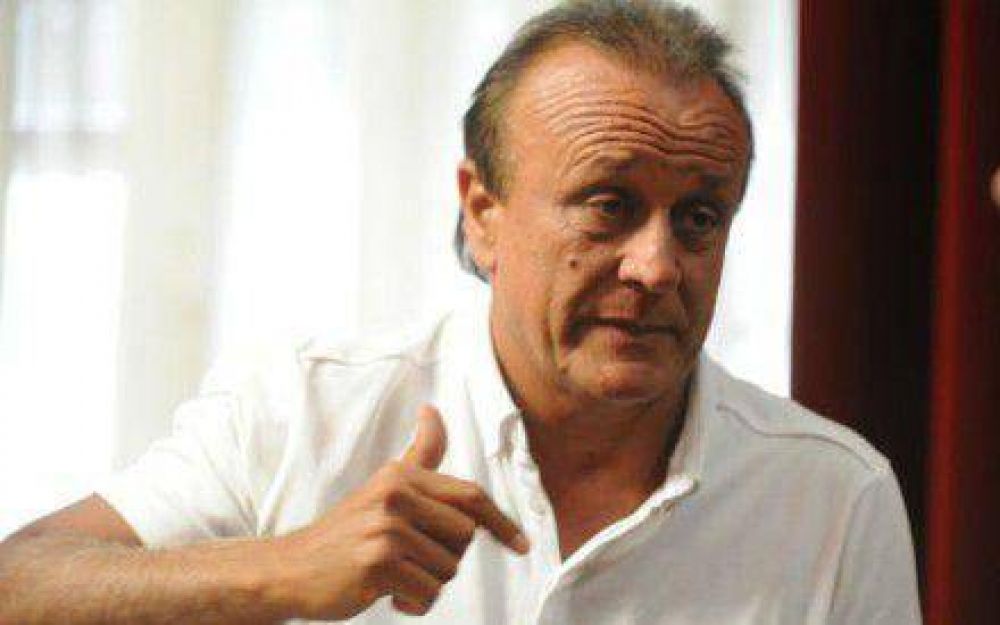 Para Miguel Del Sel, �la inundaci�n de 2003 fue un fen�meno natural inesperado�