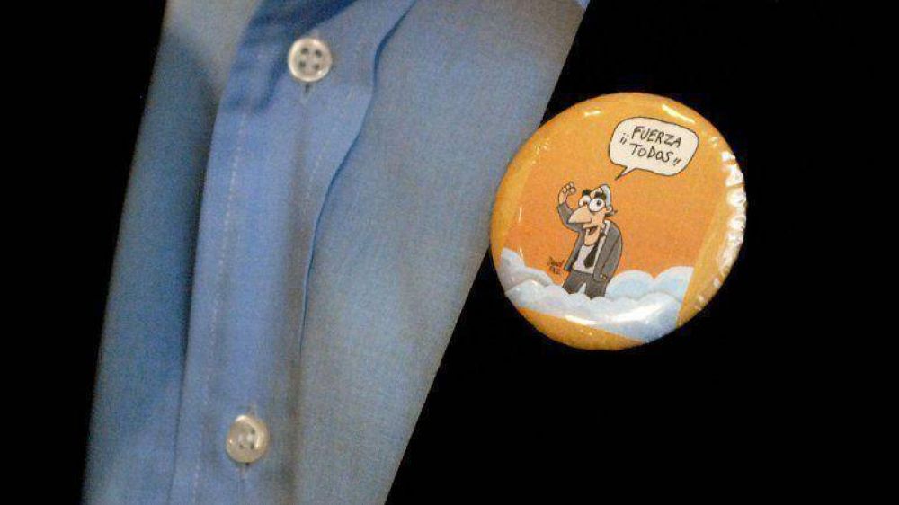 Con un pin, diputados oficialistas homenajearon a N�stor Kirchner