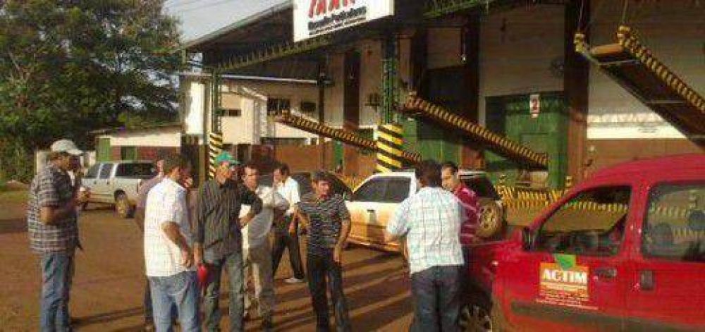 Tabacaleros frenaron un intento de acopio en la planta de Massalin