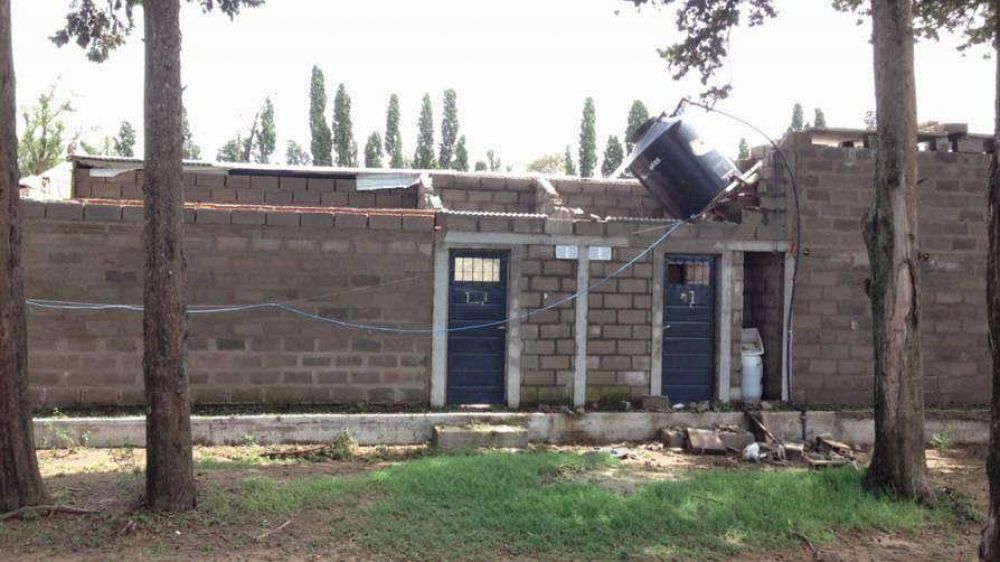 Los destrozos por la tormenta se cuentan por cientos