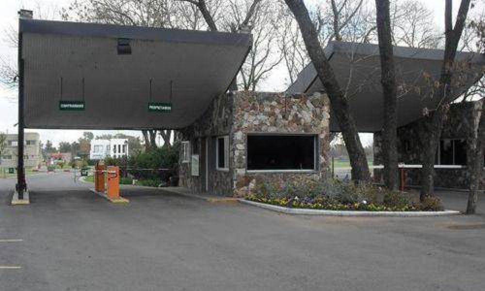 Asaltaron dos casas del barrio privado La Ca�ada