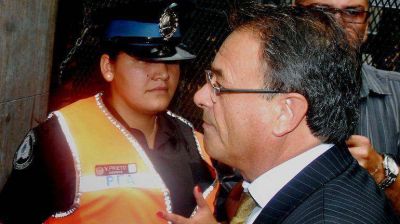 Stiuso se fue del pas por amenazas, dijo su abogado