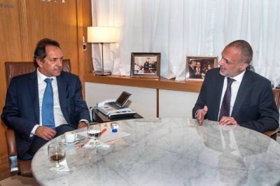 Scioli transmiti� a Buzzi apoyo y puso a disposici�n recursos de Buenos Aires para combatir los incendios en la Cordillera