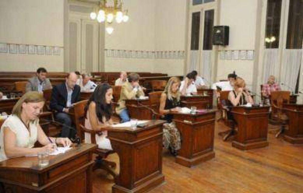 El Concejo abre el debate formal por el centro de convenciones y el estatuto de la Sapem