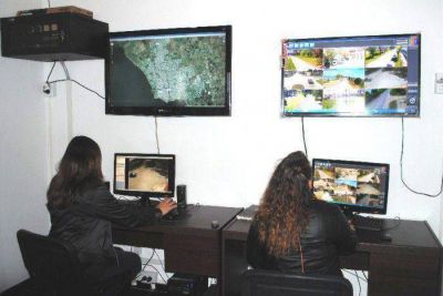 REPRESENTANTES DE DISTINTAS INSTITUCIONES VISITAN EL CENTRO DE MONITOREO Y VIDEOVIGILANCIA MUNICIPAL