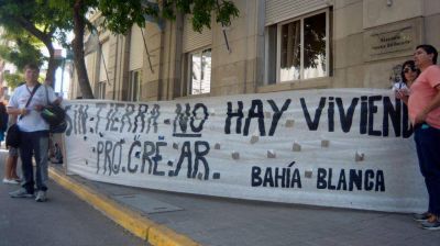 Beneficiarios de Pro.Cre.Ar planean acampar frente a la Municipalidad para reclamar tierras