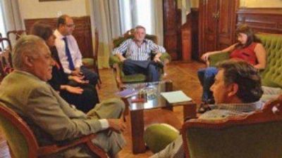 Gremios docentes esperan un aumento del 35 %