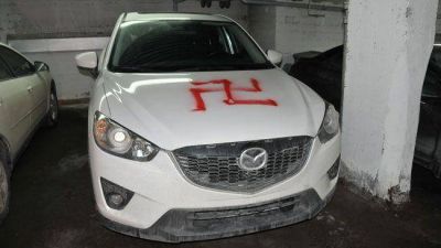 Canad�: Pintan esv�sticas en cuatro autos y dejan sobres con balas en Montreal