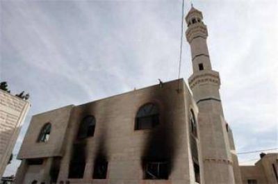 Colonos israel�es incendian una mezquita en Bel�n