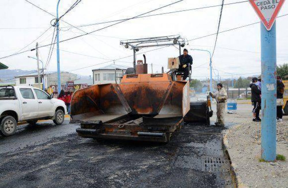 Trabajos de mejoramiento de la calle Isla A�o Nuevo