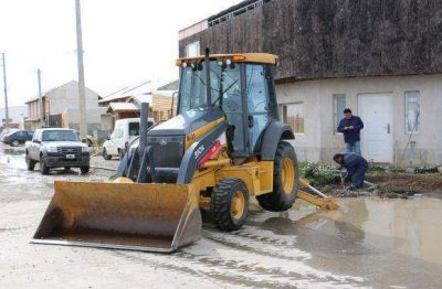 Contin�an los trabajos de mejora en la red cloacal en barrio Camioneros