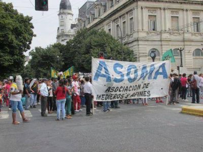 Productores frutihort�colas se manifestaron en reclamo de compromisos incumplidos