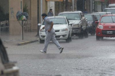 La lluvia lleg� a la provincia y hubo un notable descenso de la temperatura