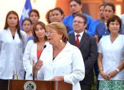Bachelet no logra dar vuelta la p�gina del 
