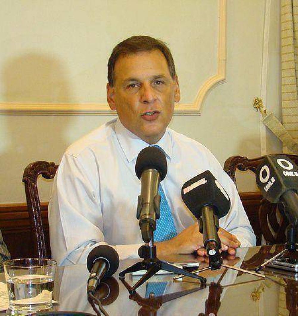 Ponce propuso a partidos pol�ticos adelantar las elecciones y habl� de su pr�xima candidatura