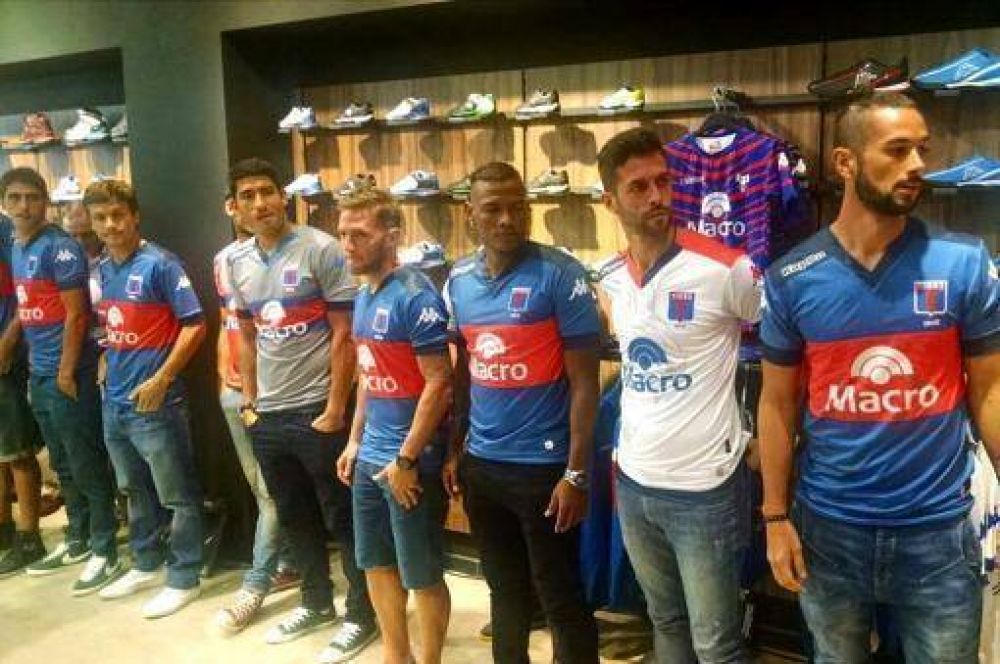 Tigre present� su nueva camiseta y sue�a con volver al triunfo 