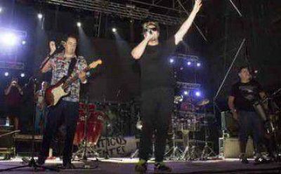 Giustozzi y Bolettieri abucheados en recital de Los Aut�nticos Decadentes	